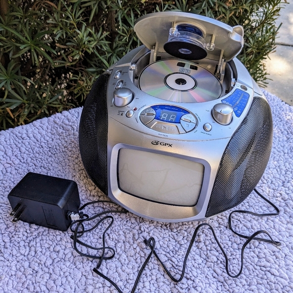 Vintage GPX CD/TV BOOMBOX Radio PORTABLE Player 5" Black White TV WORKING - Picture 4 of 8